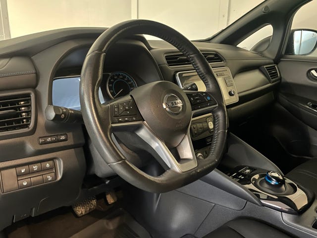 2018 NISSAN LEAF - 12