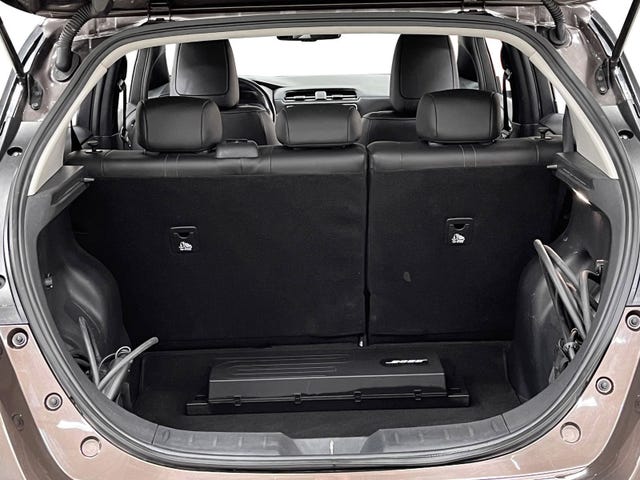 2018 NISSAN LEAF - 11