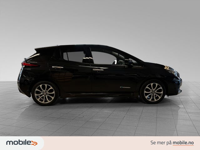 2018 NISSAN LEAF - 11