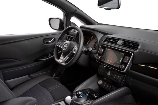 2022 NISSAN LEAF - 22