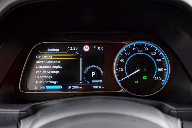 2022 NISSAN LEAF - 17