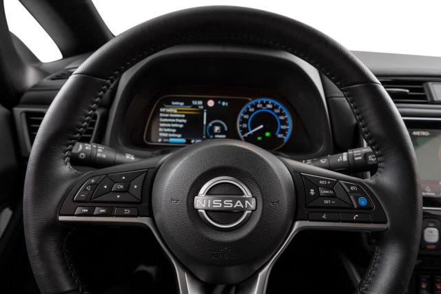 2022 NISSAN LEAF - 15