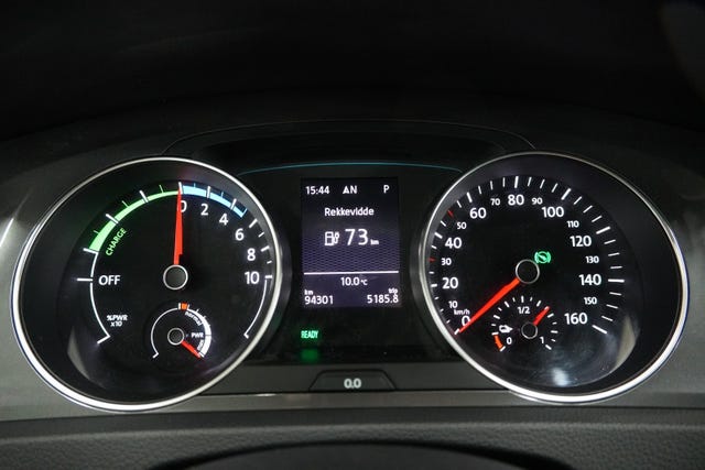 2015 VOLKSWAGEN GOLF - 23