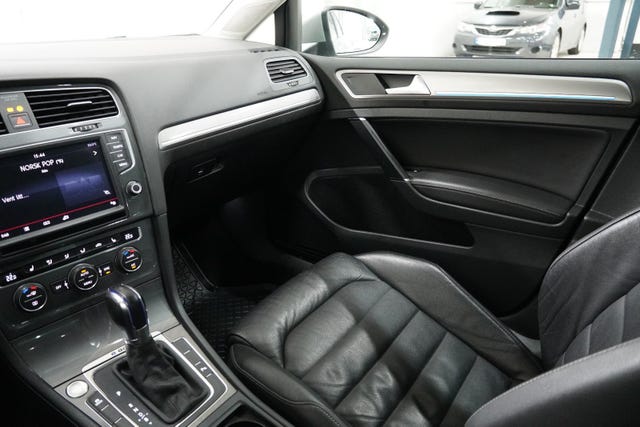 2015 VOLKSWAGEN GOLF - 24