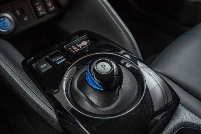 2019 NISSAN LEAF - 17