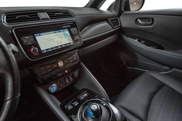 2019 NISSAN LEAF - 16
