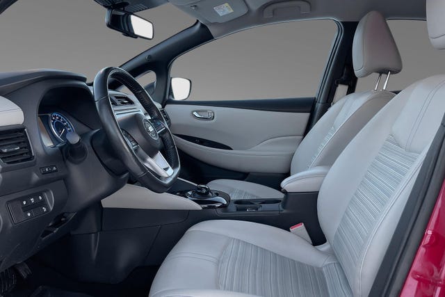 2018 NISSAN LEAF - 12