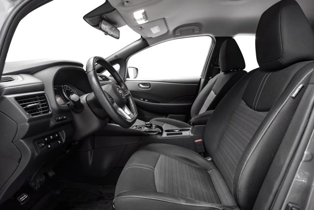 2020 NISSAN LEAF - 10