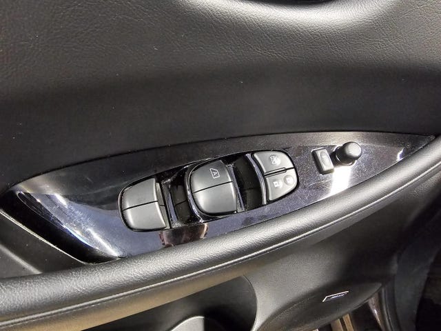 2019 NISSAN LEAF - 25