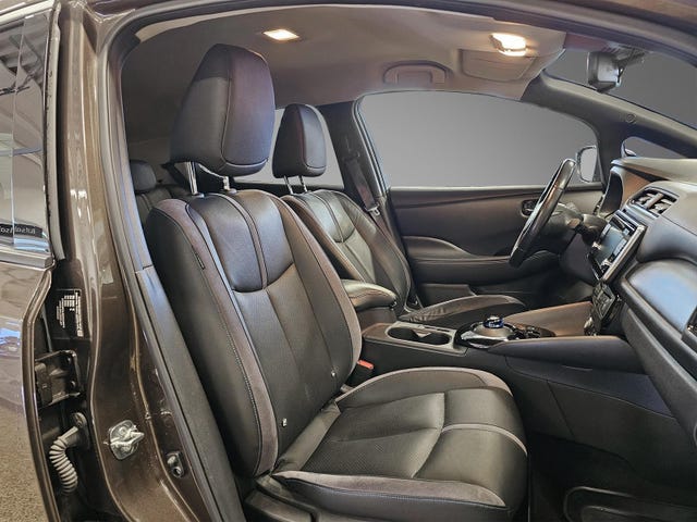 2019 NISSAN LEAF - 24
