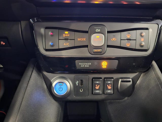 2019 NISSAN LEAF - 18