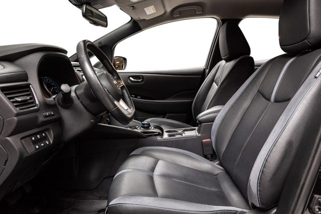 2020 NISSAN LEAF - 10