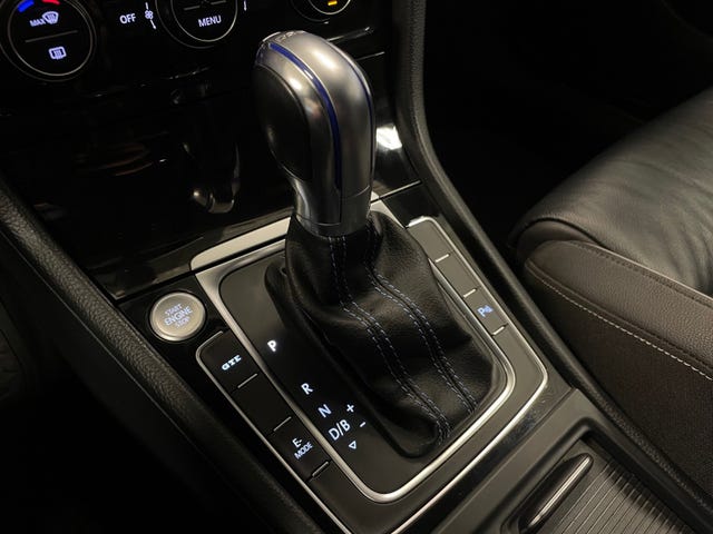 2018 VOLKSWAGEN GOLF - 19