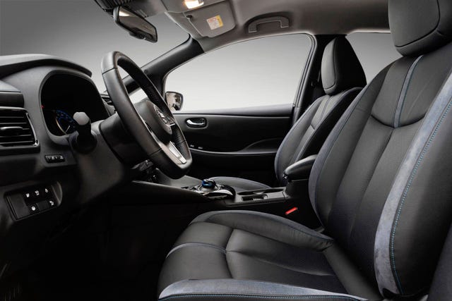 2020 NISSAN LEAF - 11