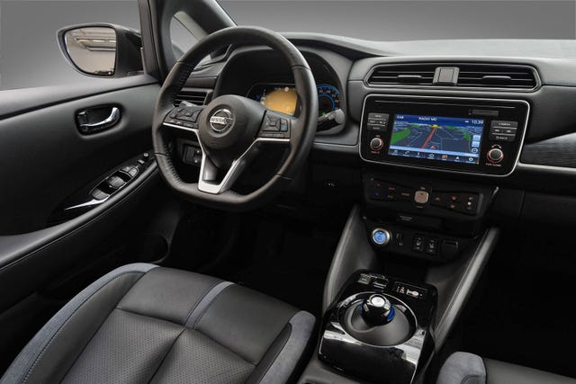 2020 NISSAN LEAF - 10