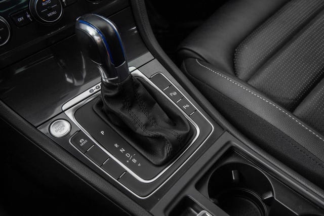2018 VOLKSWAGEN GOLF - 19