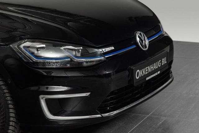 WVWZZZAUZJW902167 2018 VOLKSWAGEN GOLF-1