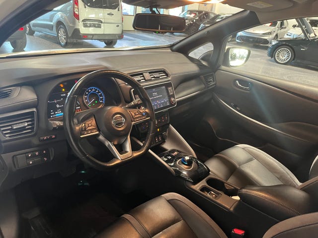 2020 NISSAN LEAF - 10
