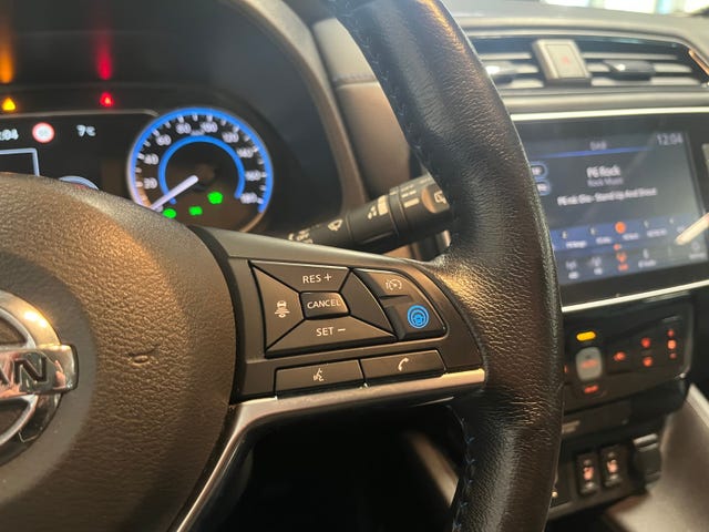 2020 NISSAN LEAF - 15
