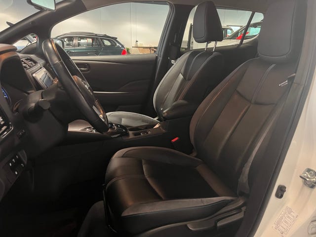 2020 NISSAN LEAF - 9