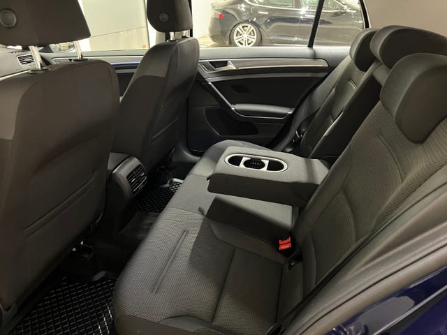 2018 VOLKSWAGEN GOLF - 24