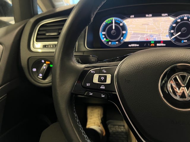 2018 VOLKSWAGEN GOLF - 40