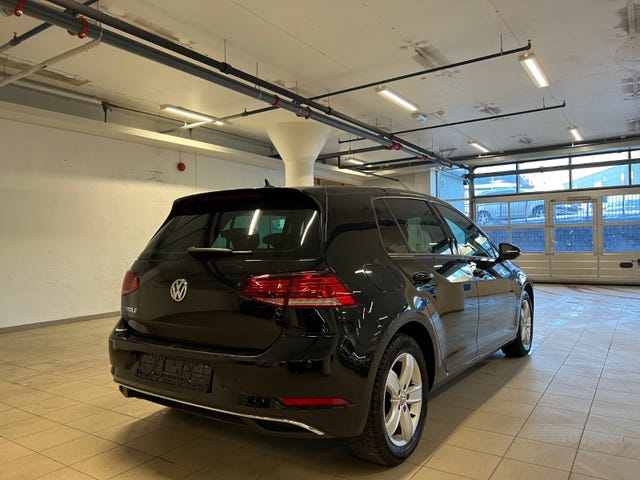 WVWZZZAUZJW902439 2018 VOLKSWAGEN GOLF-4