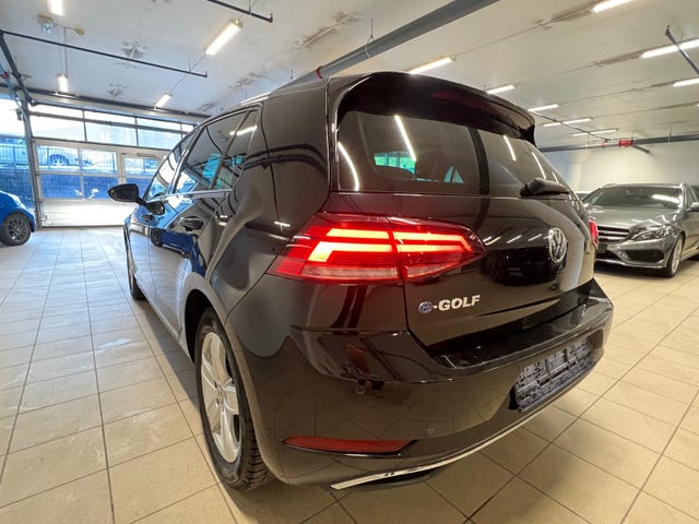 2018 VOLKSWAGEN GOLF - 10