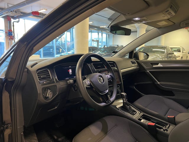 2018 VOLKSWAGEN GOLF - 12