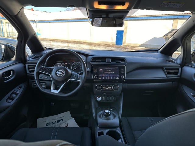 2022 NISSAN LEAF - 11