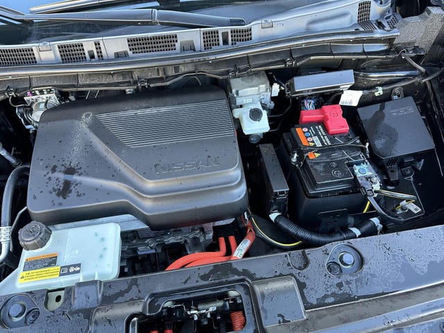 2022 NISSAN LEAF - 26