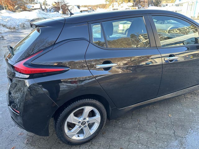 2022 NISSAN LEAF - 7