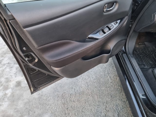 2018 NISSAN LEAF - 17