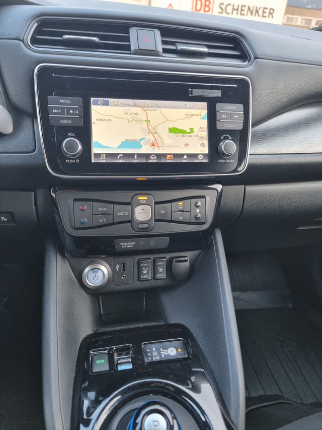 2018 NISSAN LEAF - 12