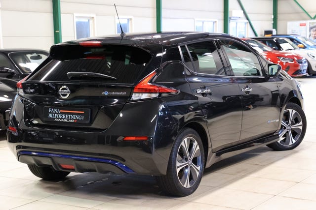 SJNFAAZE1U0016786 2018 NISSAN LEAF-2