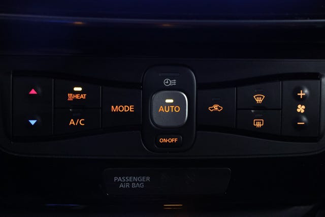 2018 NISSAN LEAF - 20