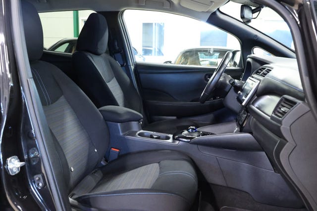 2018 NISSAN LEAF - 11