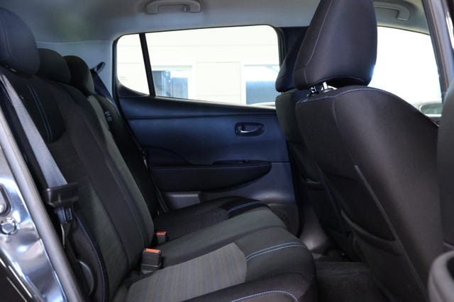 2018 NISSAN LEAF - 10