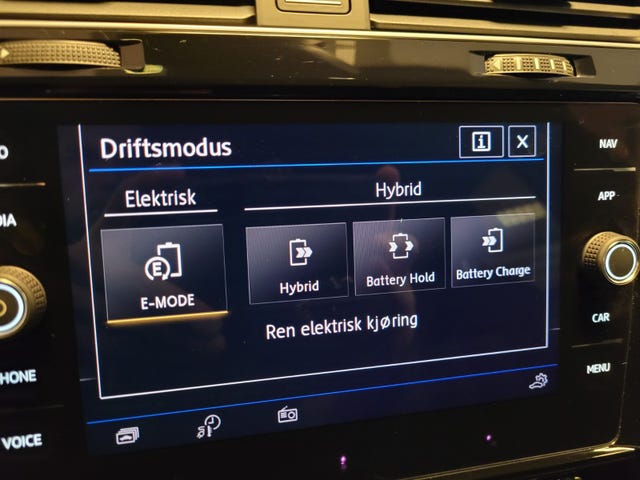 2018 VOLKSWAGEN GOLF - 27