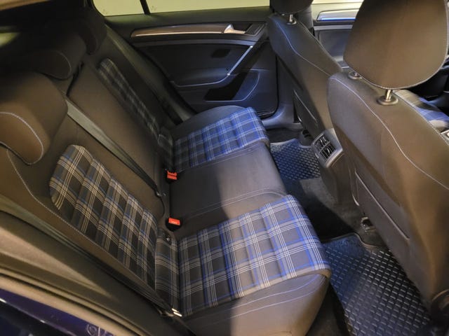 2018 VOLKSWAGEN GOLF - 19