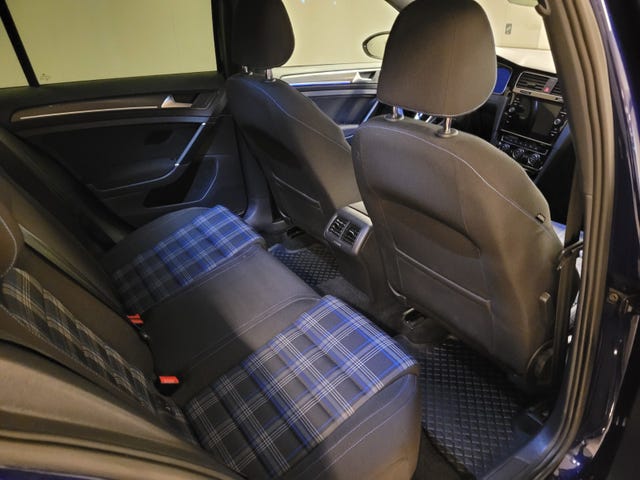 2018 VOLKSWAGEN GOLF - 18