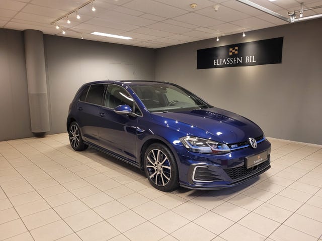 WVWZZZAUZJW803631 2018 VOLKSWAGEN GOLF-1