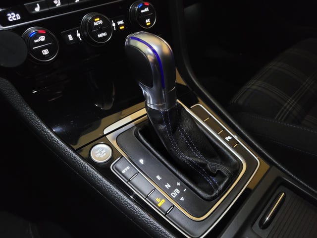 2018 VOLKSWAGEN GOLF - 25
