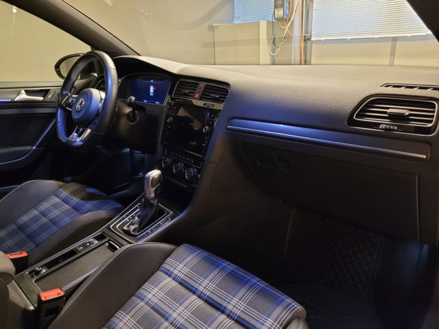 2018 VOLKSWAGEN GOLF - 16