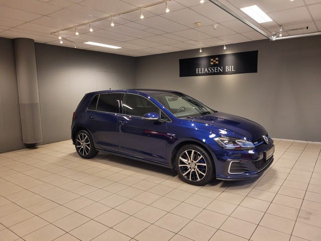 WVWZZZAUZJW803631 2018 VOLKSWAGEN GOLF-3