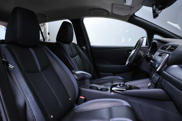 2019 NISSAN LEAF - 11