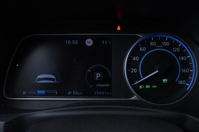2019 NISSAN LEAF - 10