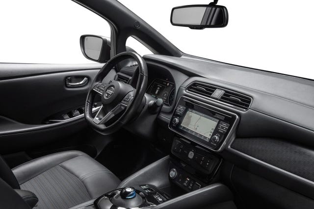 2019 NISSAN LEAF - 25