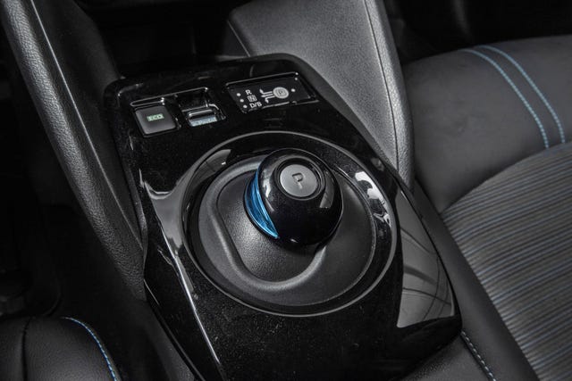 2019 NISSAN LEAF - 12