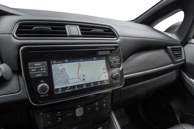 2019 NISSAN LEAF - 19
